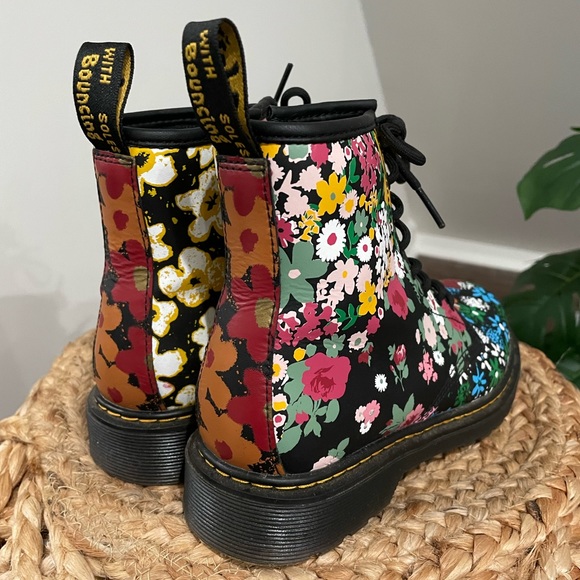 Dr. Marten Floral Lace Up 1460 Boot - Picture 5 of 8